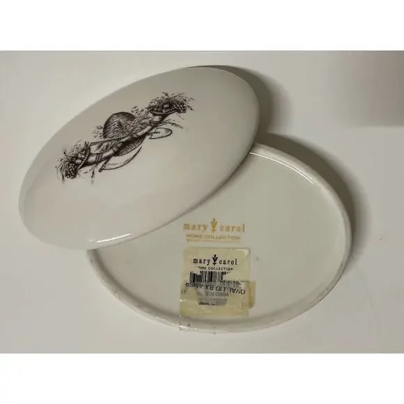 NWT Mary Carol Oval Ivory & Black Porcelain Trinket Box - Picture 3 of 3